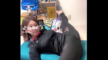 開脚ストレッチ