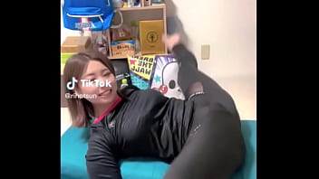 開脚ストレッチ