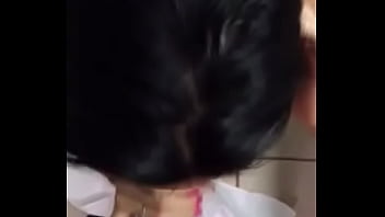 Quickie blow on knees