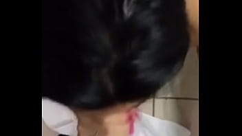 Quickie blow on knees