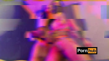 Ses lèvres chaudes autour de mon sexe ses gémissements puis son cul s’est ouvert pour moi angel salope es