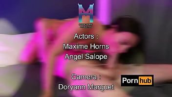 Ses lèvres chaudes autour de mon sexe ses gémissements puis son cul s’est ouvert pour moi angel salope es