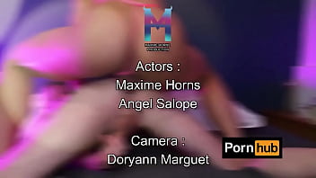 Ses lèvres chaudes autour de mon sexe ses gémissements puis son cul s’est ouvert pour moi angel salope es