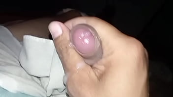 Pantalones orinados y doble orgasmo