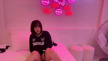 女子大生のオナニーみせます。こんなに変態的なオナニーしてます