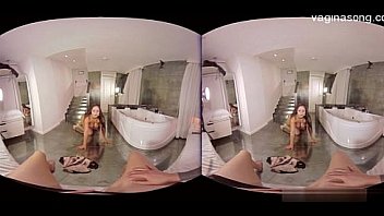 Glamour model cum on asshole