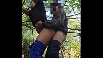 Ofereci meu cuzinho pro negão de 24 cm comer no matoo