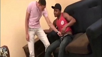 Garoto Safado Deu O Rabo Pra Dois Negões thumbnail