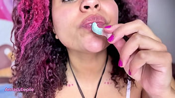 Vore asmr eating gummy worms close up