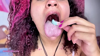 Vore asmr eating gummy worms close up