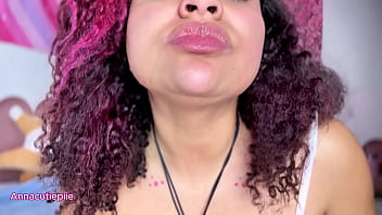 Vore asmr eating gummy worms close up