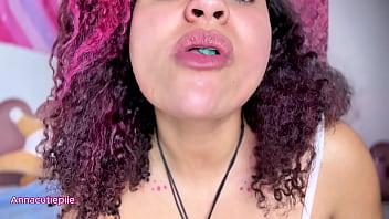 Vore asmr eating gummy worms close up