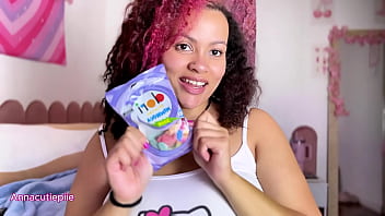 Vore asmr eating gummy worms close up