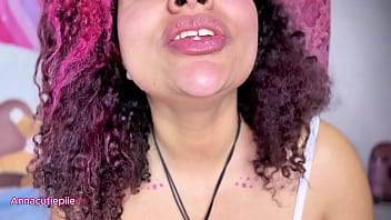 Vore asmr eating gummy worms close up