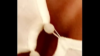 La nuit dernière j’ai fais la fête j’ai rencontré un mec et il m’a