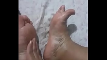 Mais um vídeo desses pés de princesa