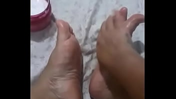 Mais Um Vídeo Desses Pés De Princesa thumbnail