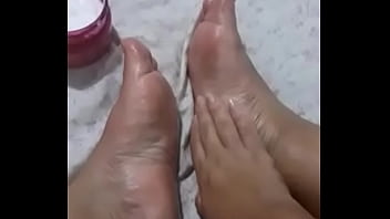 Mais um vídeo desses pés de princesa