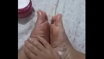 Mais um vídeo desses pés de princesa