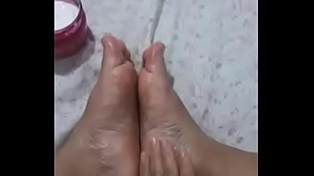 Mais um vídeo desses pés de princesa