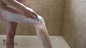 Pregnant sudsy shower shave