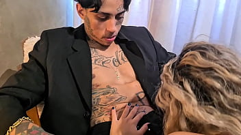 Sexo radical com pisada na cara