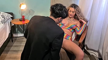 Sexo radical com pisada na cara