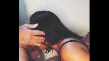 Lambendo bem gostoso bem fundo na garganta profunda licking real yummy deep in the deep throat