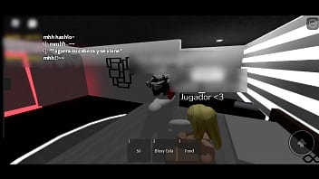 Chica guapa me hace sentir bien en roblox