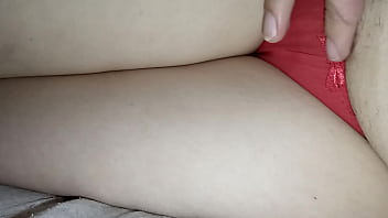 Gretala slip red e fica pelosa