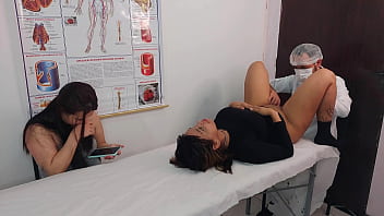 Casal de lésbicas foi a um ginecologista masculino