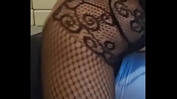 A cute beautiful skin and big breasts orgasm with her new toy on the pussy full video in bio