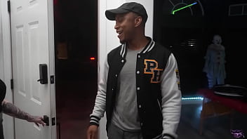 Tatted goth pawg sluts share bbc tinder date