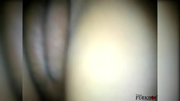 Por el me duele pero con tigo siento rico porque me gustas pero no se lo digas a mi marido el no sabe que tu vienes cuando el se va que esto quede entre amigos