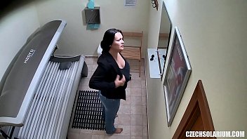 Huge Natural Tits In Solarium thumbnail