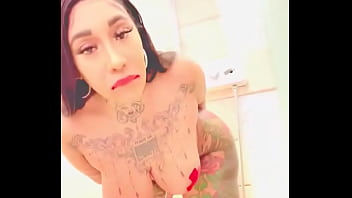 Is ur favorite color red too or