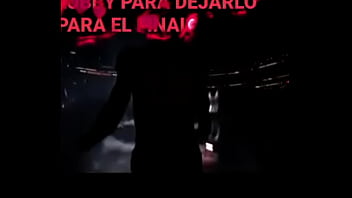 La cama se rompe mientras pasan cosas