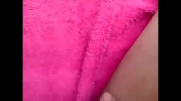 Mi mujer se excita y se masturba por mi