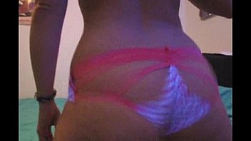 White girl booty shaking bra and panties