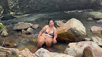 Sexo de riesgo en el rio increible follada