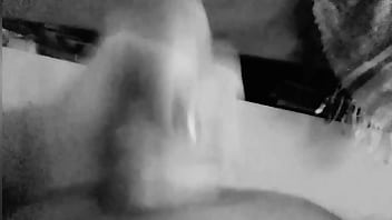 Pau mole e pequeno short dick man