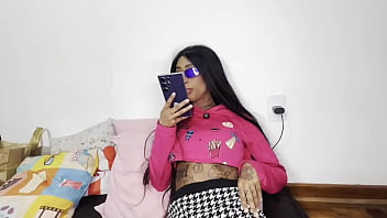 Contei tudo pra minha mãe meu irmãosafado comeu eu e minha amiga enquanto não tinha ninguém em casa a foda foi tão gostosa que gozei varias vezes naquela rola delicia completo no red