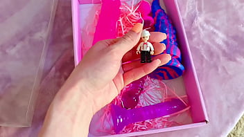 Mia's mimi giantess surprise package
