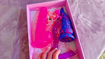 Mia's mimi giantess surprise package