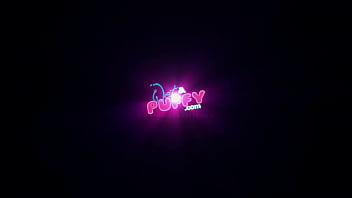 Wetandpuffy pink pussy plugging