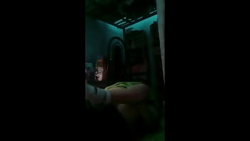 Cogemos en cuatro y de misionero cuando apagamos las luces