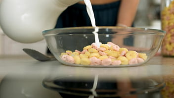 Horny housewife jeniffer flex enjoys anal pounding before breakfast gp2530