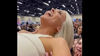 Crowd support Crowd support