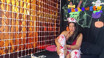 Madrastra tetona y culona celebra halloween