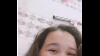 A woman shows me her boobs